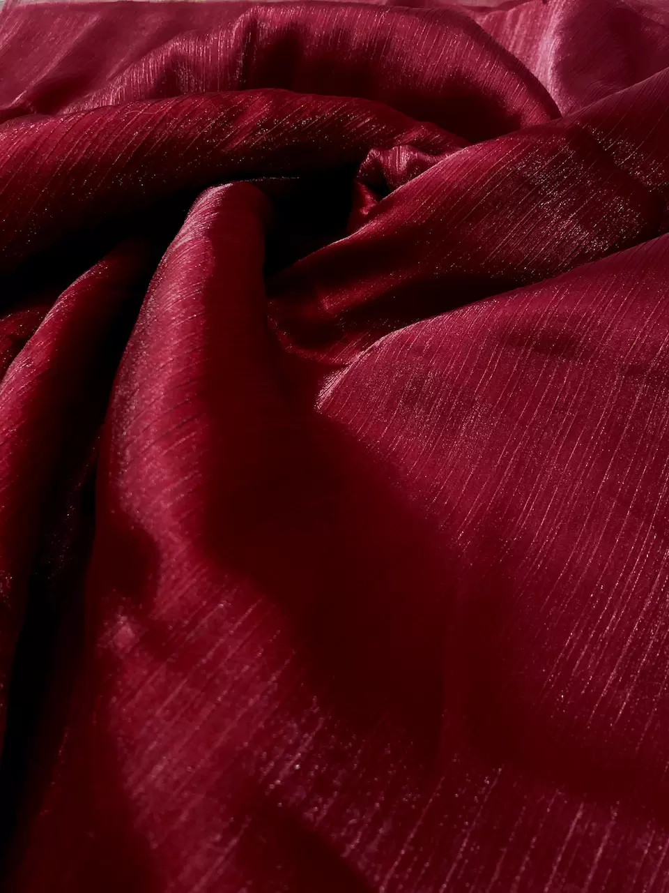 Crinkled Glass Organza – Deep Red