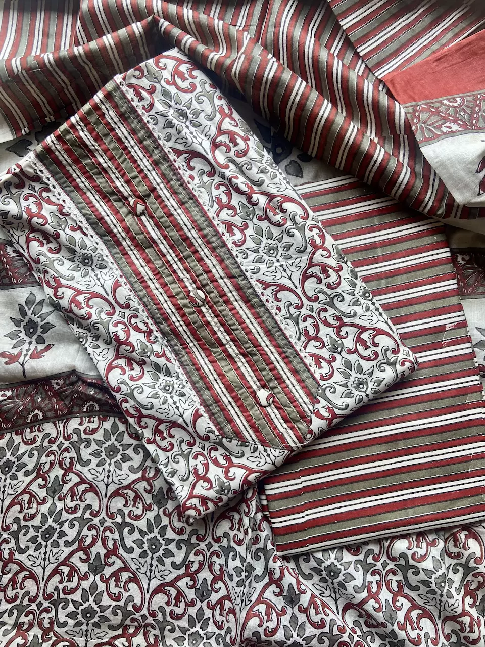 Maroon Abstract Print Cotton Suit Set With Printed Cotton Dupatta