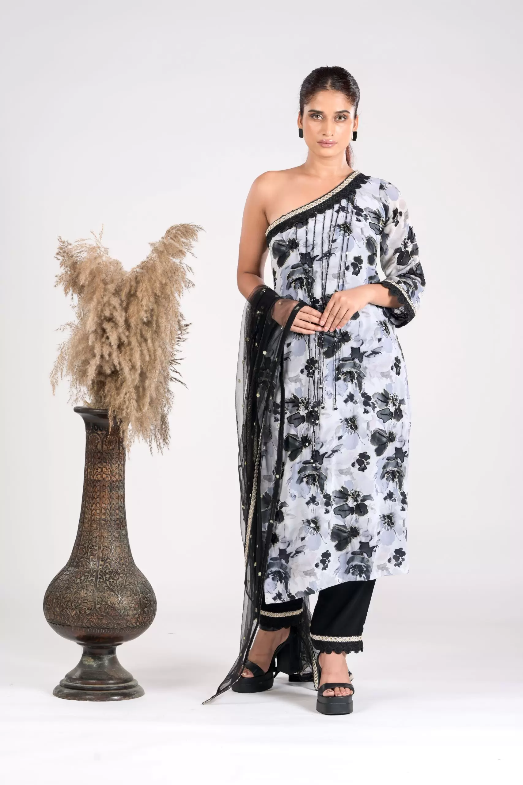 Noor One Shoulder Kurta with Thread Tassels Detailling and Pants set with Net Dupatta