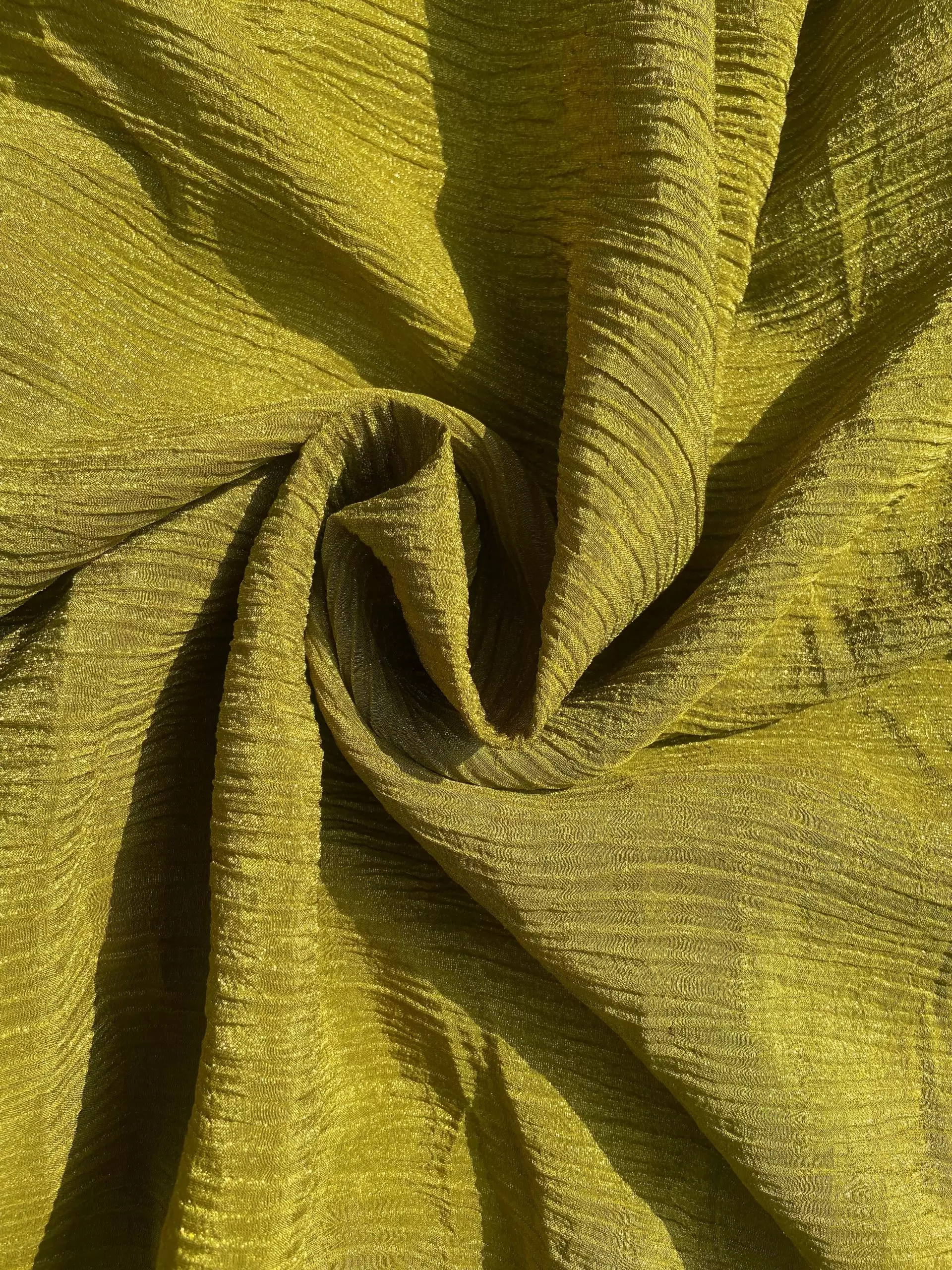 Pure Crush Tissue Fabric in Olli Green