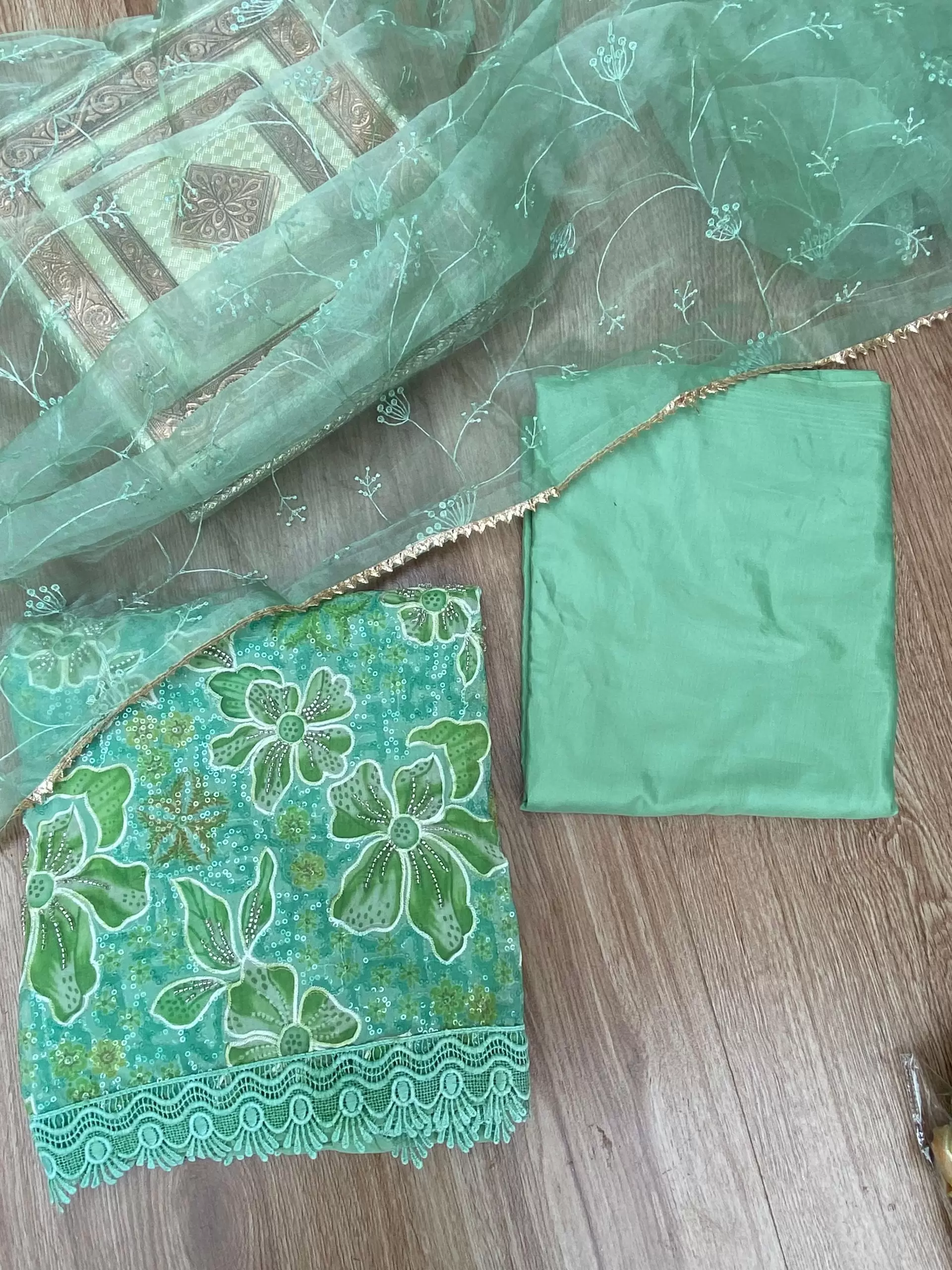 Green floral printed Organza unstitched suit set with Cut dana & sequin embroidery, Lace detailing and dupatta