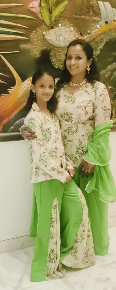 Mother-Daughter Twinning Outfit Made with Green floral printed