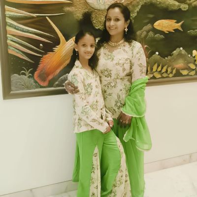 Mother-Daughter Twinning Outfit Made with Green floral printed