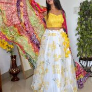Multi-Coloured Bandhej Printed 6-Meter Chiffon shrug