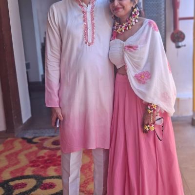 Georgette Ombre Couple Outfit In White And Pink Colour